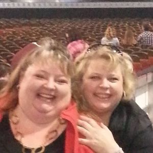 Meet your Posher, Roxanne